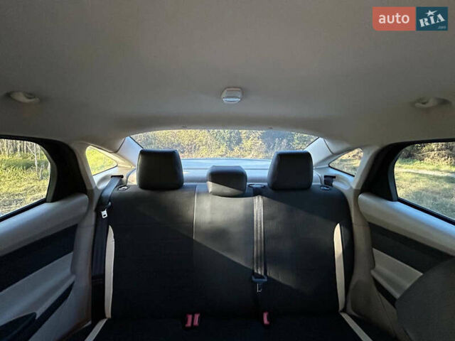 Сірий Форд Фокус, об'ємом двигуна 2 л та пробігом 191 тис. км за 7800 $, фото 30 на Automoto.ua