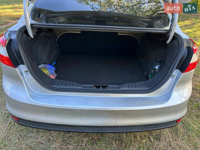 Сірий Форд Фокус, об'ємом двигуна 2 л та пробігом 191 тис. км за 7800 $, фото 27 на Automoto.ua