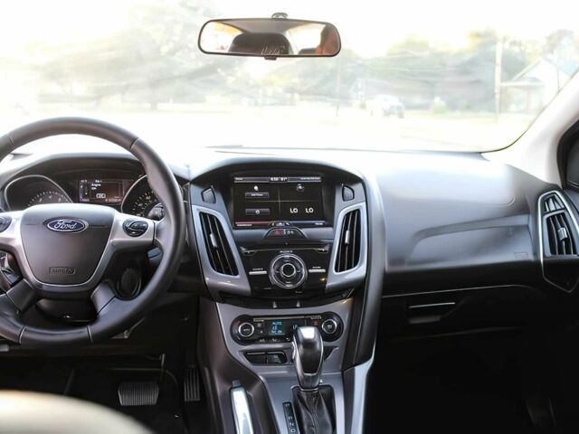 Серый Форд Фокус, объемом двигателя 2 л и пробегом 85 тыс. км за 6000 $, фото 10 на Automoto.ua