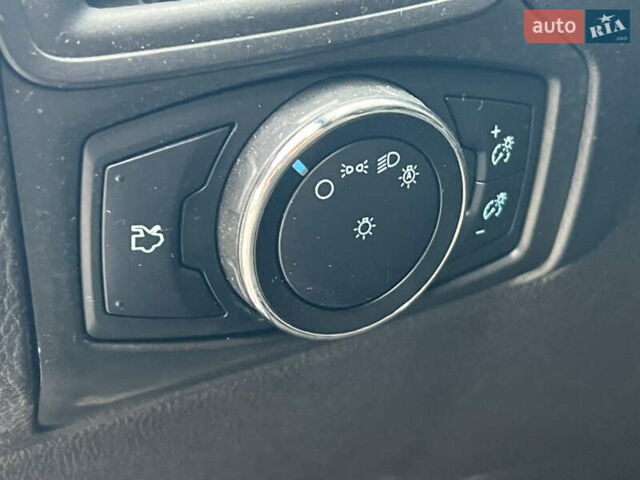 Сірий Форд Фокус, об'ємом двигуна 2 л та пробігом 234 тис. км за 6600 $, фото 27 на Automoto.ua