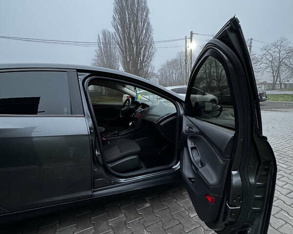 Серый Форд Фокус, объемом двигателя 2 л и пробегом 111 тыс. км за 7350 $, фото 10 на Automoto.ua