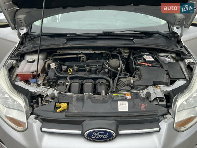 Сірий Форд Фокус, об'ємом двигуна 2 л та пробігом 234 тис. км за 6600 $, фото 41 на Automoto.ua