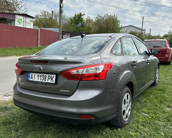 Серый Форд Фокус, объемом двигателя 2 л и пробегом 165 тыс. км за 8200 $, фото 2 на Automoto.ua