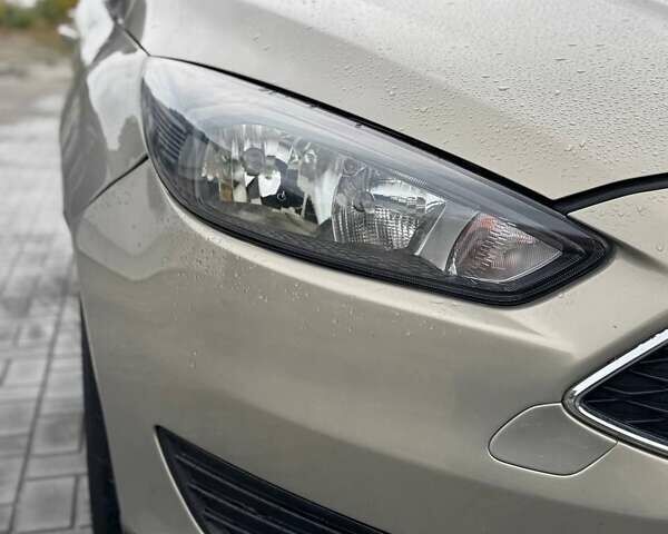 Сірий Форд Фокус, об'ємом двигуна 2 л та пробігом 169 тис. км за 6400 $, фото 1 на Automoto.ua