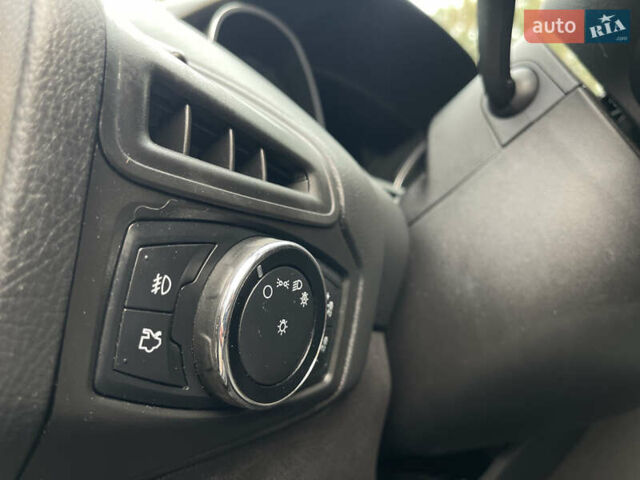 Серый Форд Фокус, объемом двигателя 2 л и пробегом 127 тыс. км за 8799 $, фото 17 на Automoto.ua