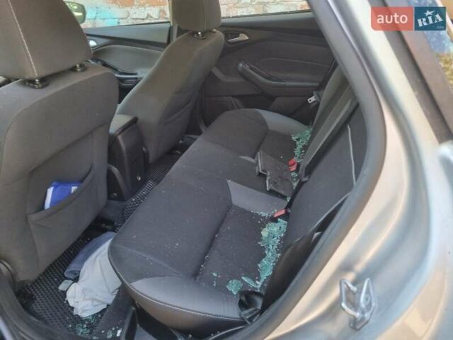 Сірий Форд Фокус, об'ємом двигуна 2 л та пробігом 250 тис. км за 2000 $, фото 9 на Automoto.ua