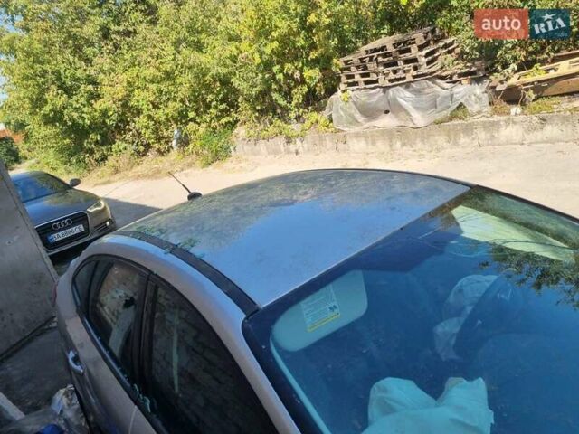 Сірий Форд Фокус, об'ємом двигуна 2 л та пробігом 250 тис. км за 2000 $, фото 4 на Automoto.ua