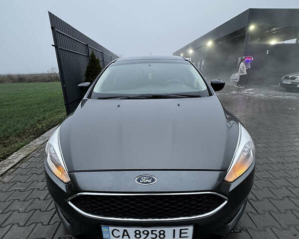 Серый Форд Фокус, объемом двигателя 2 л и пробегом 111 тыс. км за 7350 $, фото 1 на Automoto.ua