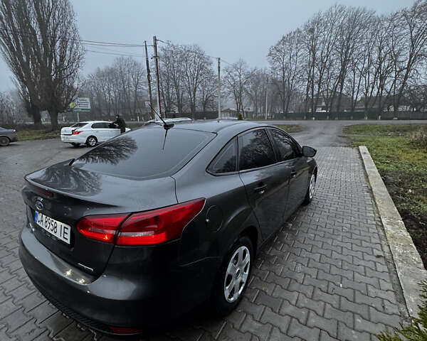 Серый Форд Фокус, объемом двигателя 2 л и пробегом 111 тыс. км за 7350 $, фото 5 на Automoto.ua