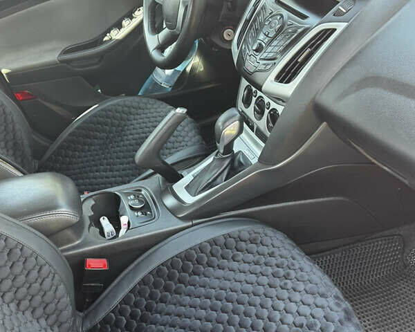 Серый Форд Фокус, объемом двигателя 2 л и пробегом 190 тыс. км за 8200 $, фото 9 на Automoto.ua