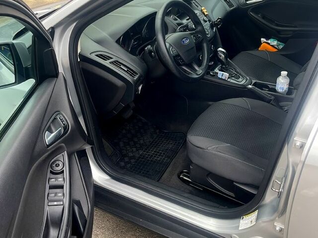 Серый Форд Фокус, объемом двигателя 2 л и пробегом 200 тыс. км за 7500 $, фото 3 на Automoto.ua