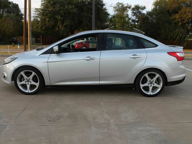 Серый Форд Фокус, объемом двигателя 2 л и пробегом 85 тыс. км за 6000 $, фото 3 на Automoto.ua