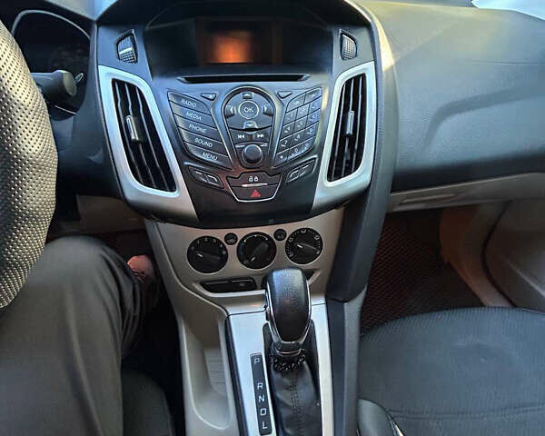 Сірий Форд Фокус, об'ємом двигуна 2 л та пробігом 191 тис. км за 7800 $, фото 22 на Automoto.ua