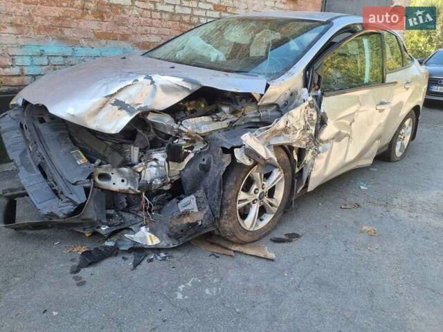 Сірий Форд Фокус, об'ємом двигуна 2 л та пробігом 250 тис. км за 2000 $, фото 1 на Automoto.ua