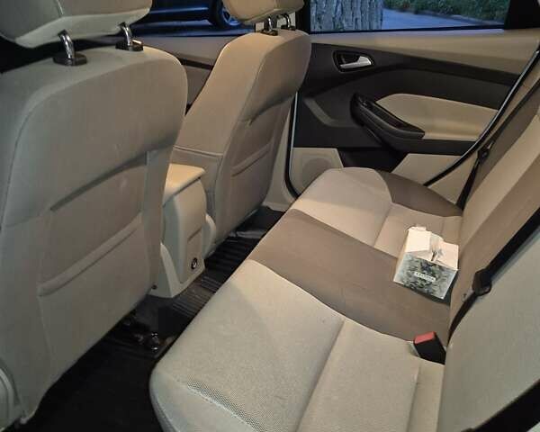 Серый Форд Фокус, объемом двигателя 2 л и пробегом 189 тыс. км за 8500 $, фото 5 на Automoto.ua