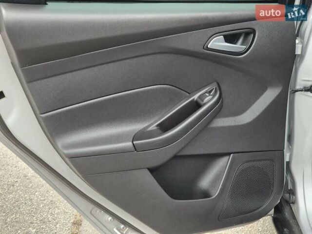 Сірий Форд Фокус, об'ємом двигуна 2 л та пробігом 170 тис. км за 6700 $, фото 9 на Automoto.ua