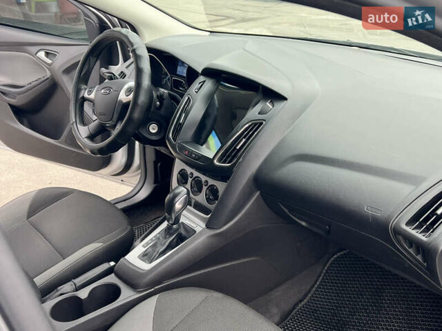 Сірий Форд Фокус, об'ємом двигуна 2 л та пробігом 234 тис. км за 6600 $, фото 38 на Automoto.ua