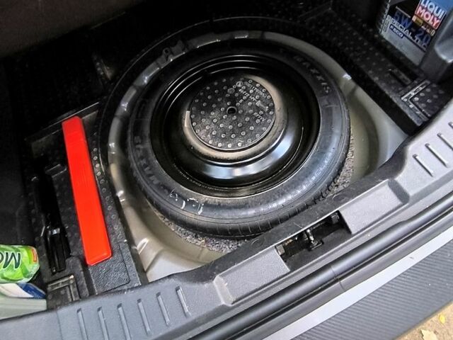 Серый Форд Фокус, объемом двигателя 2 л и пробегом 127 тыс. км за 8000 $, фото 6 на Automoto.ua