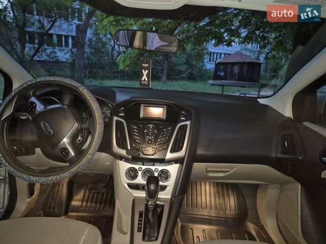 Серый Форд Фокус, объемом двигателя 2 л и пробегом 189 тыс. км за 8500 $, фото 6 на Automoto.ua