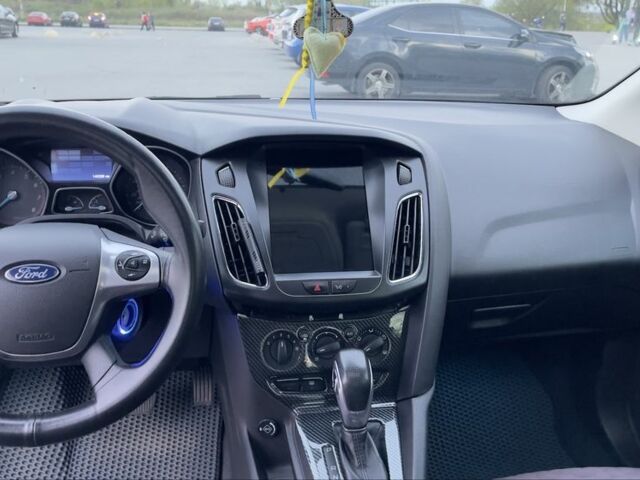 Серый Форд Фокус, объемом двигателя 2 л и пробегом 140 тыс. км за 8900 $, фото 8 на Automoto.ua