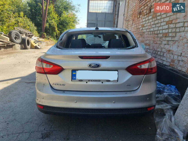 Сірий Форд Фокус, об'ємом двигуна 2 л та пробігом 250 тис. км за 2000 $, фото 6 на Automoto.ua