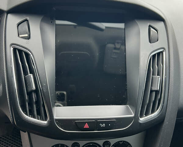 Сірий Форд Фокус, об'ємом двигуна 2 л та пробігом 234 тис. км за 6600 $, фото 31 на Automoto.ua