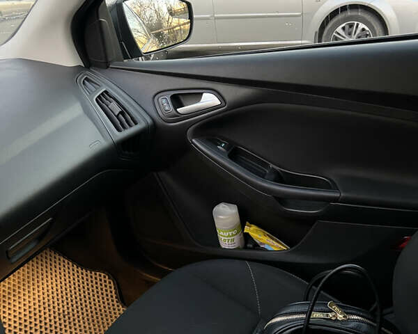 Сірий Форд Фокус, об'ємом двигуна 2 л та пробігом 182 тис. км за 7300 $, фото 10 на Automoto.ua