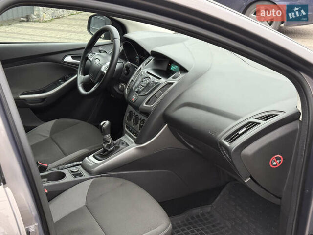 Серый Форд Фокус, объемом двигателя 1 л и пробегом 145 тыс. км за 6350 $, фото 32 на Automoto.ua