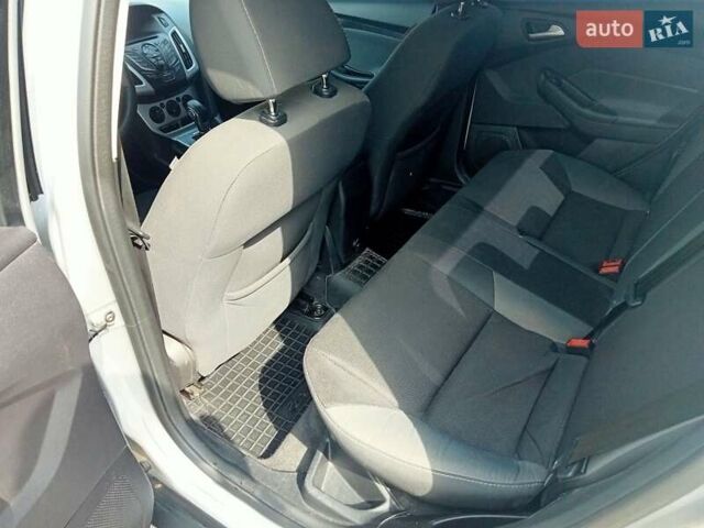 Серый Форд Фокус, объемом двигателя 2 л и пробегом 249 тыс. км за 7500 $, фото 11 на Automoto.ua
