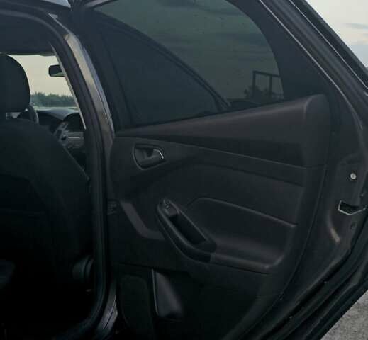 Серый Форд Фокус, объемом двигателя 2 л и пробегом 185 тыс. км за 8200 $, фото 9 на Automoto.ua