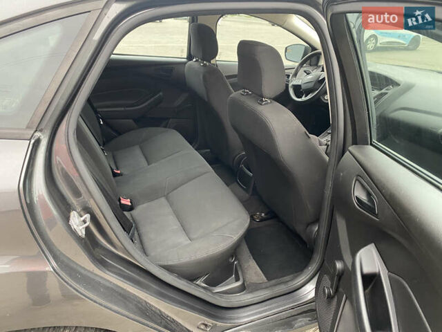Сірий Форд Фокус, об'ємом двигуна 2 л та пробігом 187 тис. км за 6700 $, фото 9 на Automoto.ua