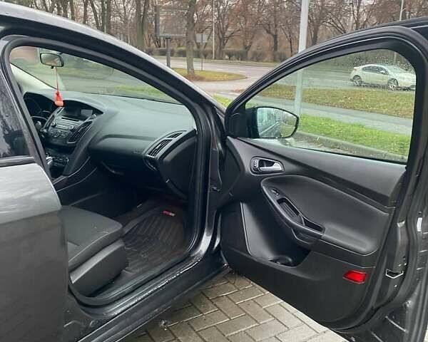Сірий Форд Фокус, об'ємом двигуна 2 л та пробігом 160 тис. км за 7999 $, фото 12 на Automoto.ua