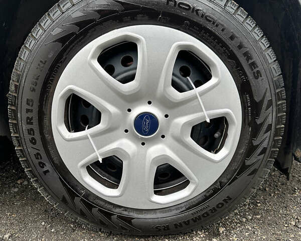 Серый Форд Фокус, объемом двигателя 2 л и пробегом 175 тыс. км за 6500 $, фото 6 на Automoto.ua