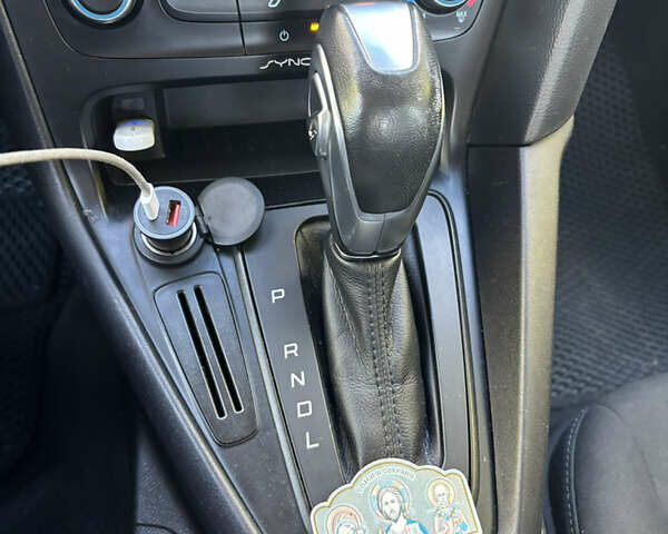 Сірий Форд Фокус, об'ємом двигуна 2 л та пробігом 80 тис. км за 9200 $, фото 44 на Automoto.ua