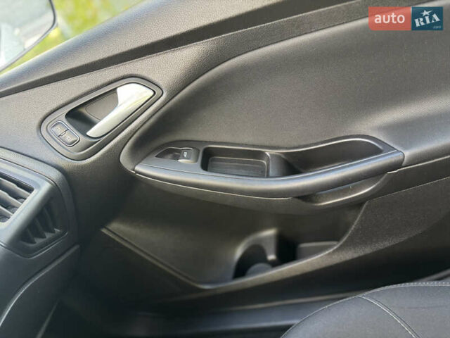 Серый Форд Фокус, объемом двигателя 2 л и пробегом 83 тыс. км за 9200 $, фото 19 на Automoto.ua