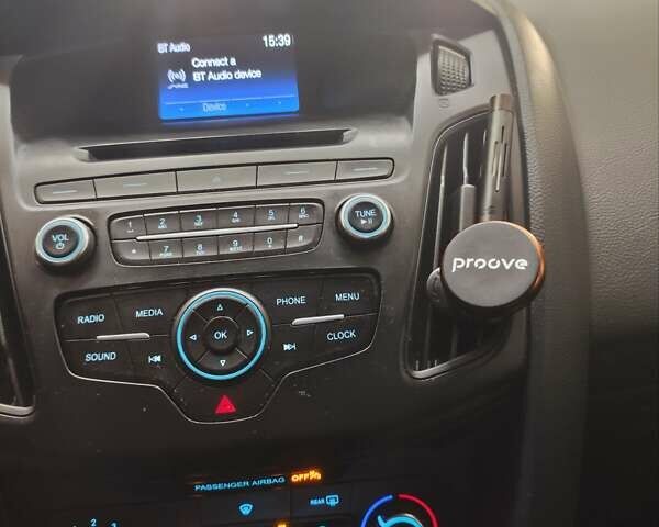 Серый Форд Фокус, объемом двигателя 2 л и пробегом 160 тыс. км за 7800 $, фото 2 на Automoto.ua