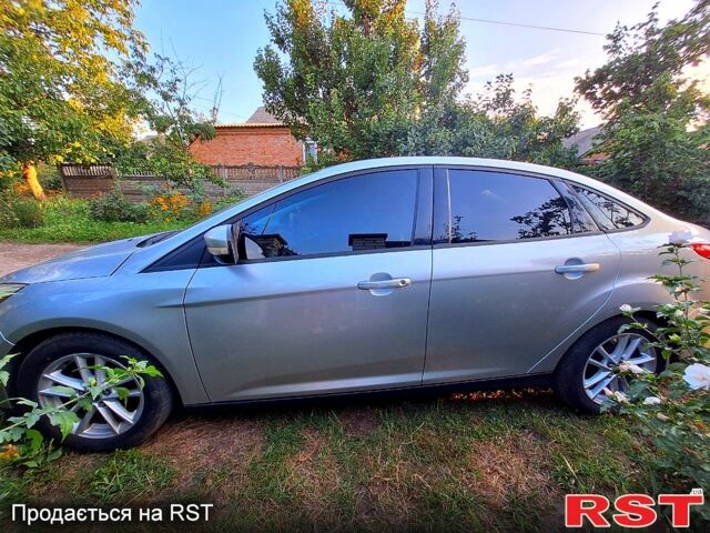 Форд Фокус 2015 в Киеве на Automoto.ua Серый Форд Фокус, объемом двигателя 2 л и пробегом 96 тыс. км за 8800 $, фото 1 на Automoto.ua