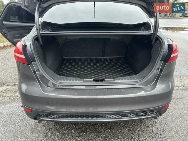 Серый Форд Фокус, объемом двигателя 2 л и пробегом 184 тыс. км за 9300 $, фото 8 на Automoto.ua