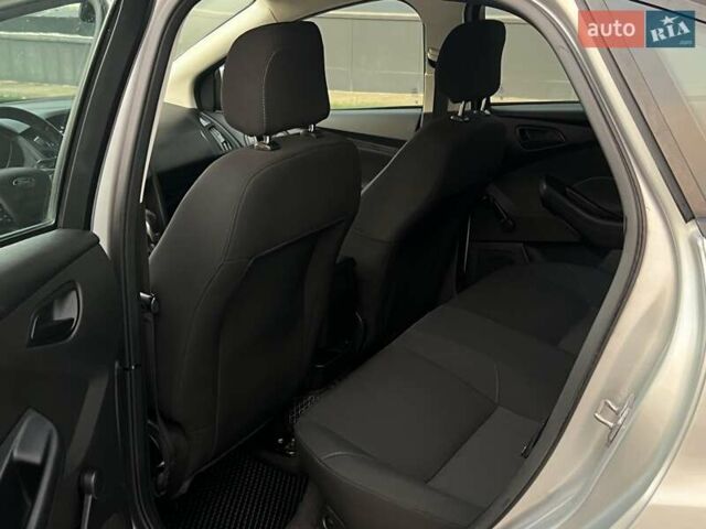Сірий Форд Фокус, об'ємом двигуна 2 л та пробігом 250 тис. км за 6999 $, фото 12 на Automoto.ua