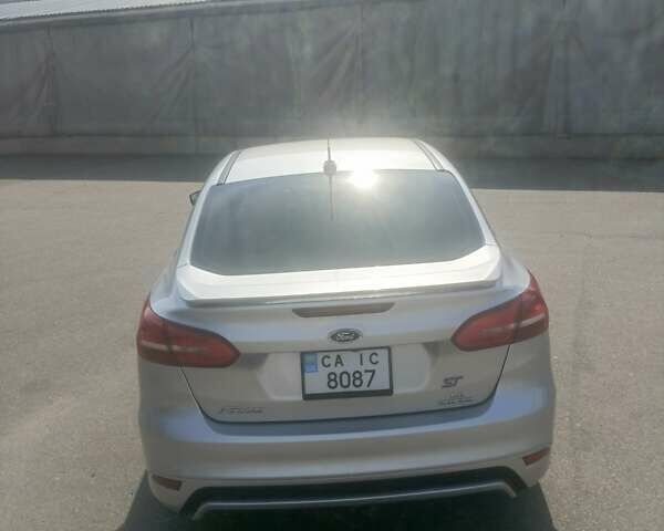 Сірий Форд Фокус, об'ємом двигуна 2 л та пробігом 107 тис. км за 9000 $, фото 3 на Automoto.ua