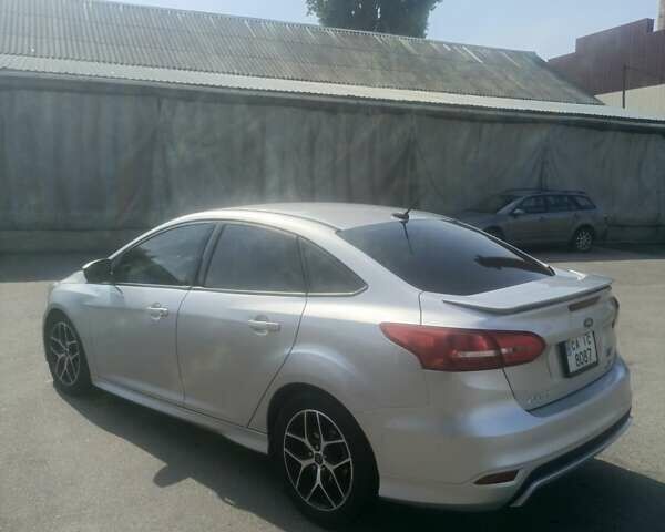 Сірий Форд Фокус, об'ємом двигуна 2 л та пробігом 107 тис. км за 9000 $, фото 2 на Automoto.ua