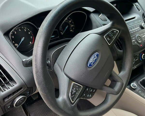 Серый Форд Фокус, объемом двигателя 1 л и пробегом 205 тыс. км за 5500 $, фото 5 на Automoto.ua