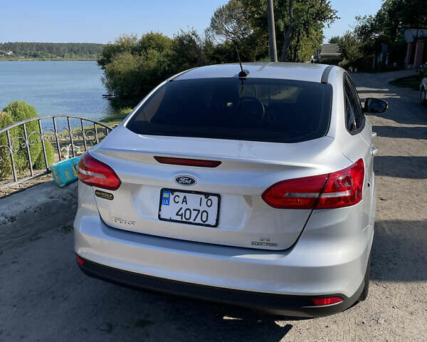 Сірий Форд Фокус, об'ємом двигуна 2 л та пробігом 228 тис. км за 8000 $, фото 26 на Automoto.ua