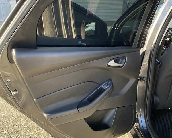 Серый Форд Фокус, объемом двигателя 2 л и пробегом 160 тыс. км за 8999 $, фото 16 на Automoto.ua