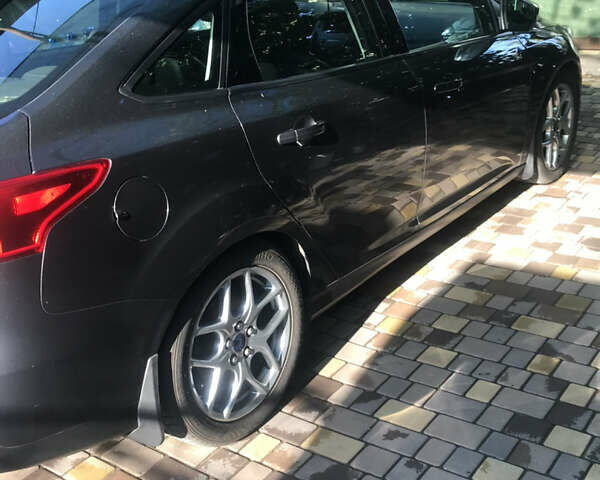 Форд Фокус 2015 в Николаеве на Automoto.ua Серый Форд Фокус, объемом двигателя 2.01 л и пробегом 160 тыс. км за 9000 $, фото 2 на Automoto.ua