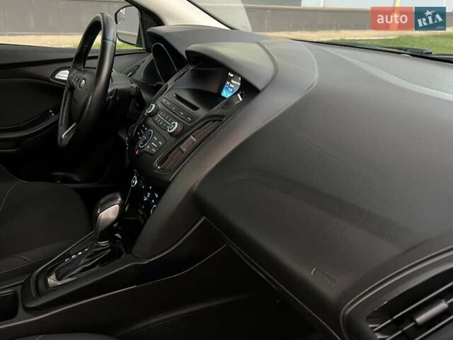 Сірий Форд Фокус, об'ємом двигуна 2 л та пробігом 250 тис. км за 6999 $, фото 24 на Automoto.ua