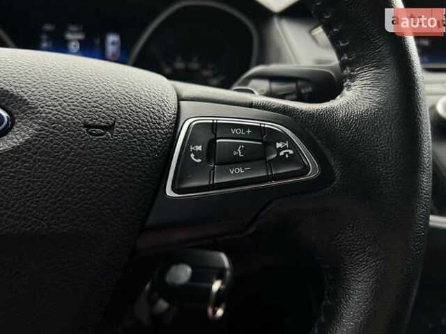 Серый Форд Фокус, объемом двигателя 2 л и пробегом 155 тыс. км за 8200 $, фото 12 на Automoto.ua