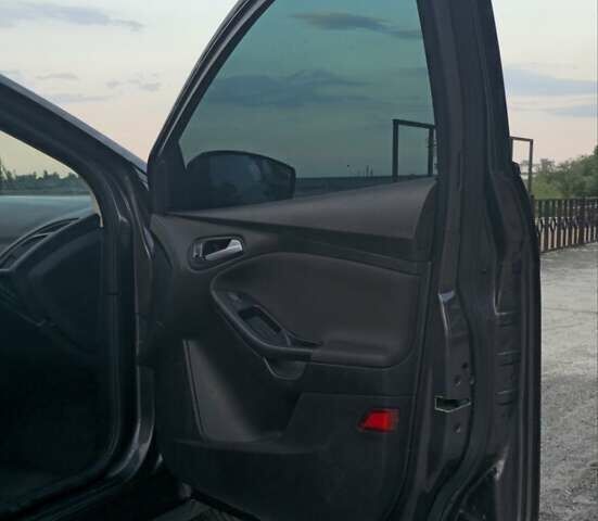 Серый Форд Фокус, объемом двигателя 2 л и пробегом 185 тыс. км за 8200 $, фото 7 на Automoto.ua