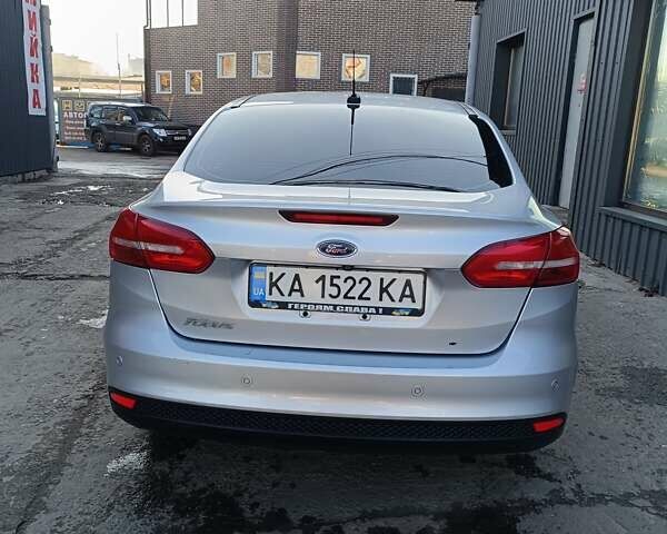 Серый Форд Фокус, объемом двигателя 2 л и пробегом 165 тыс. км за 6500 $, фото 2 на Automoto.ua