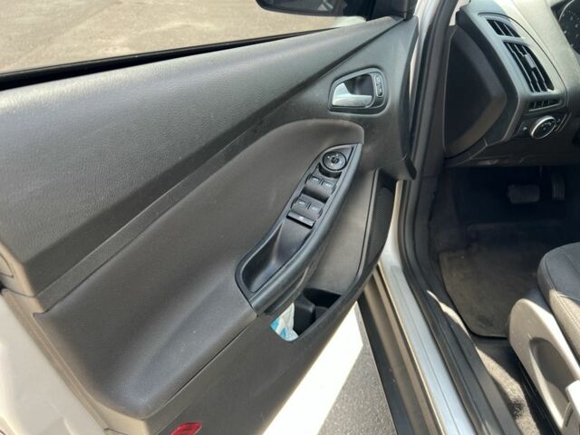 Серый Форд Фокус, объемом двигателя 2 л и пробегом 210 тыс. км за 7600 $, фото 10 на Automoto.ua